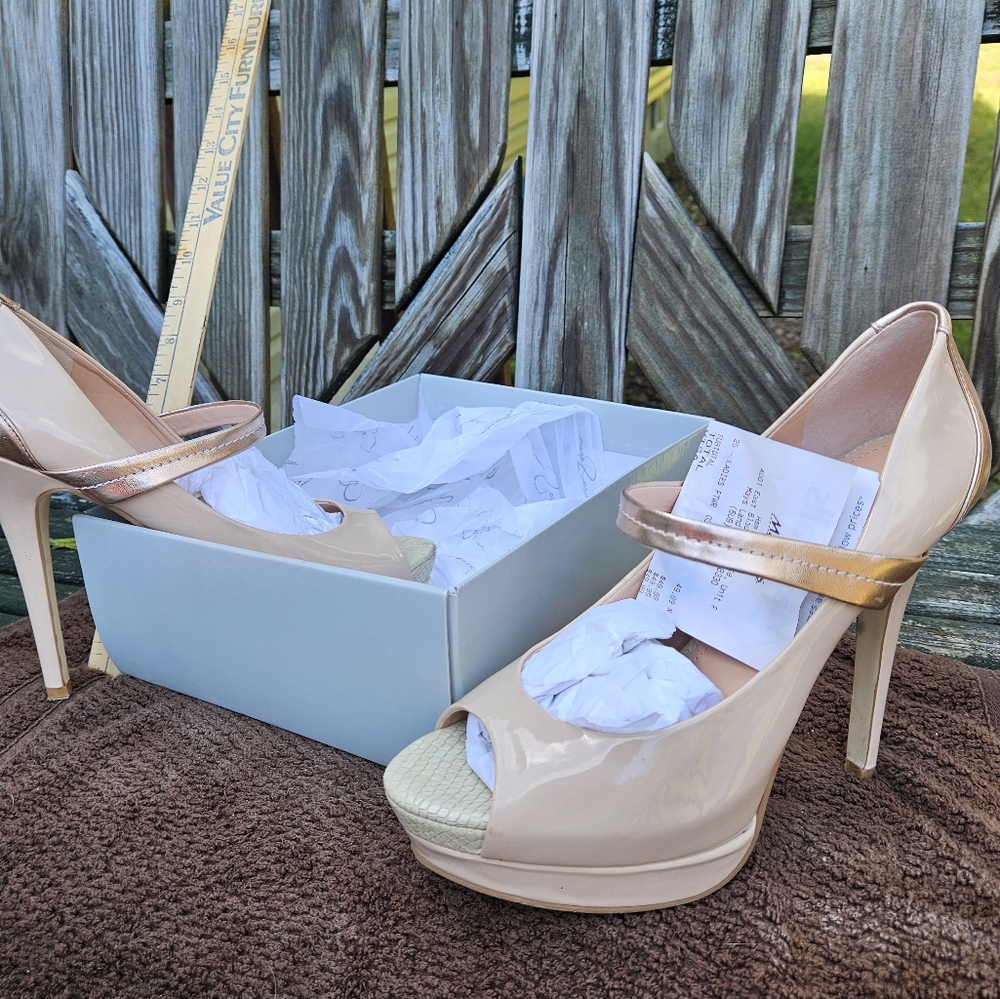 Jessica Simpson heels